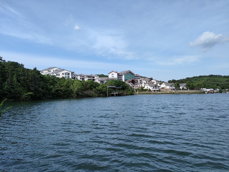 中加長(zhǎng)龍山別墅